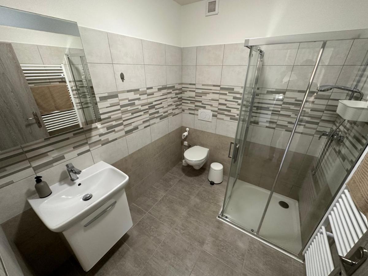 Apartmany Monastery Suites Zirec Двур-Кралове-над-Лабем Экстерьер фото