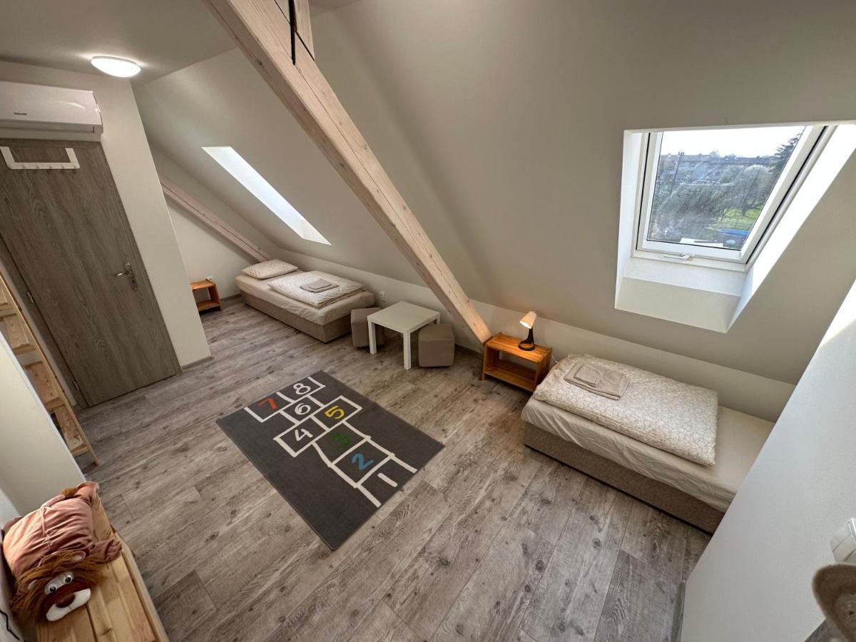 Apartmany Monastery Suites Zirec Двур-Кралове-над-Лабем Экстерьер фото