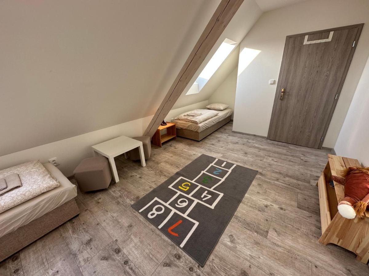 Apartmany Monastery Suites Zirec Двур-Кралове-над-Лабем Экстерьер фото