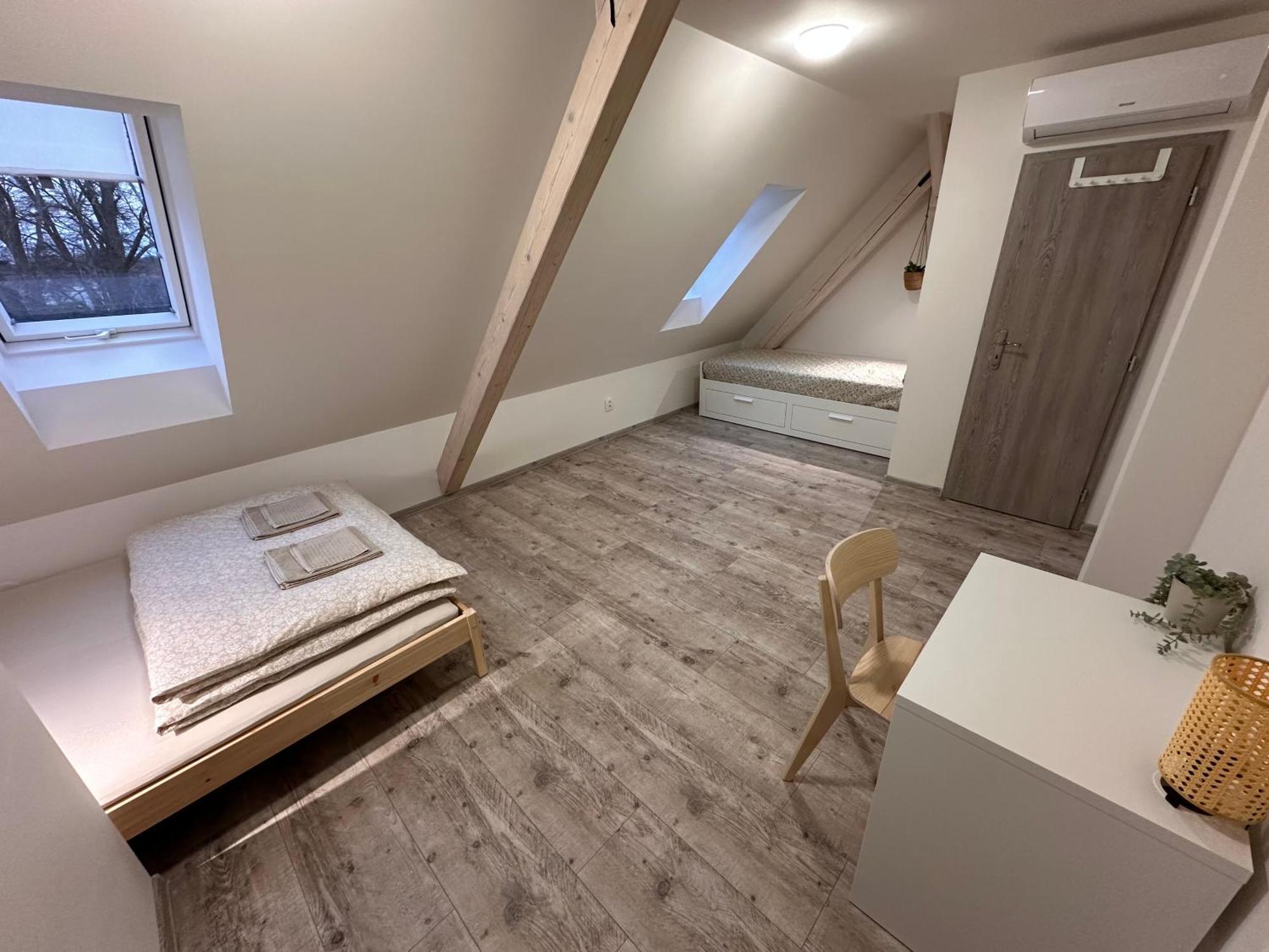 Apartmany Monastery Suites Zirec Двур-Кралове-над-Лабем Экстерьер фото