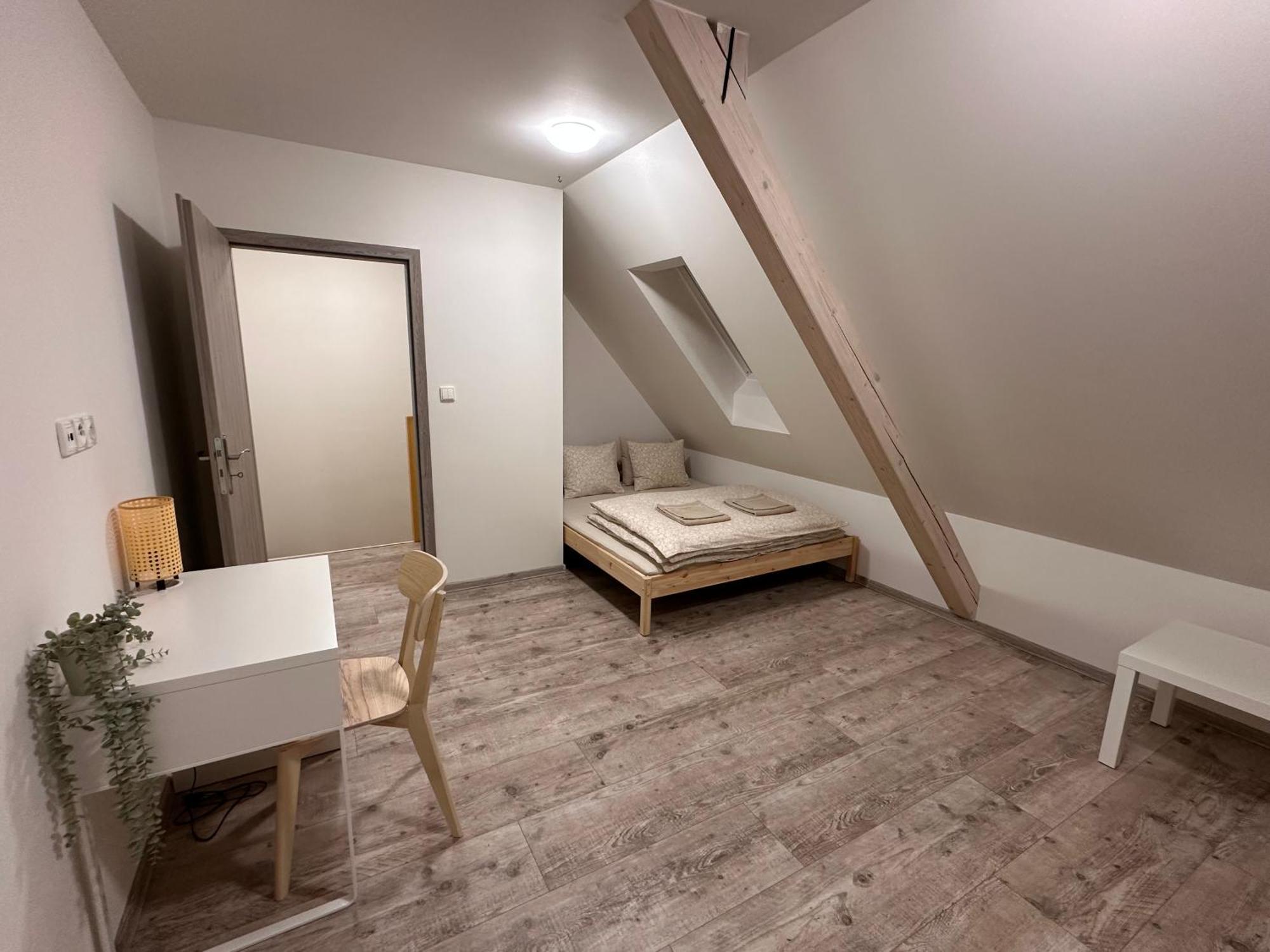 Apartmany Monastery Suites Zirec Двур-Кралове-над-Лабем Экстерьер фото