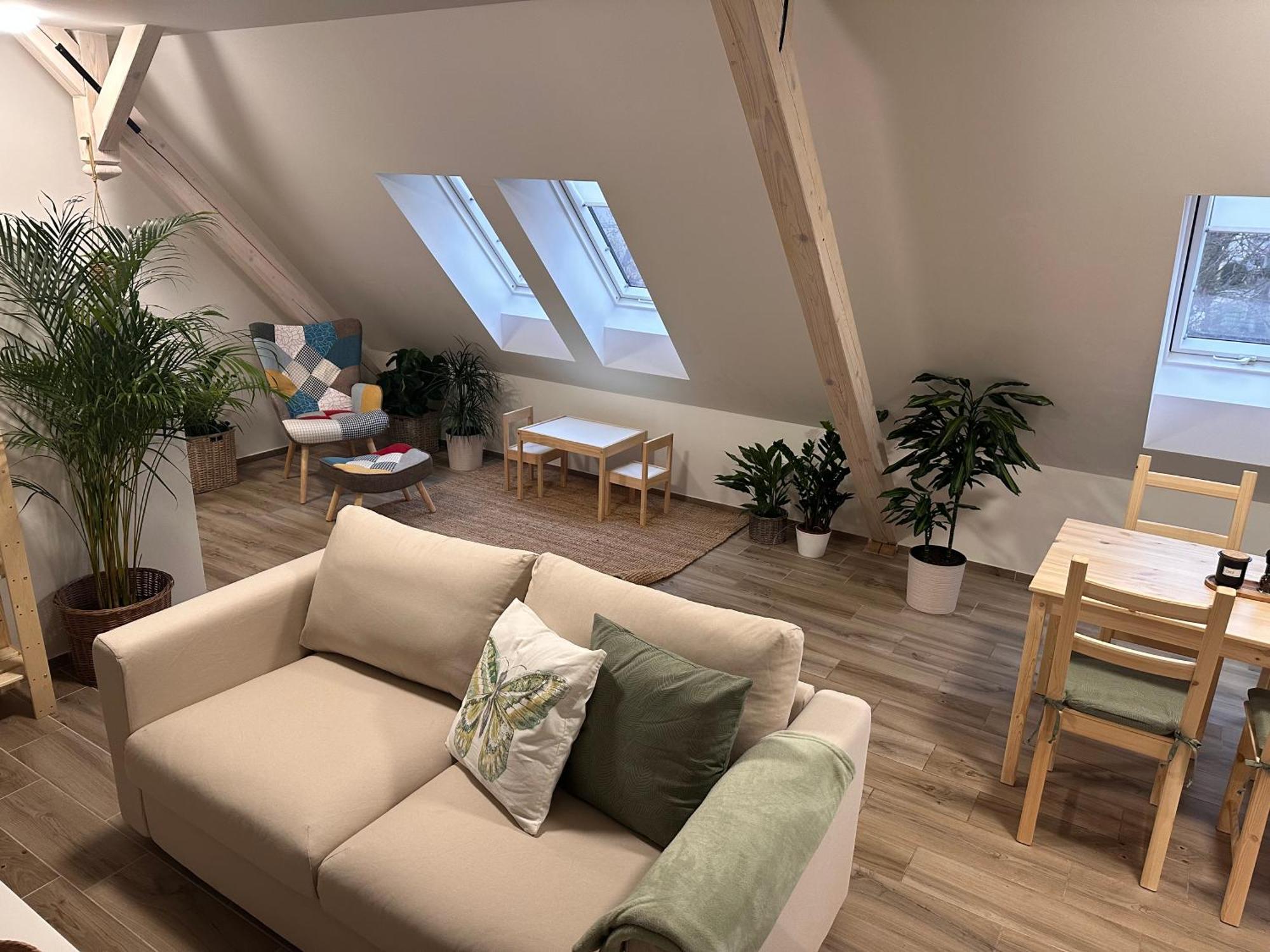 Apartmany Monastery Suites Zirec Двур-Кралове-над-Лабем Экстерьер фото